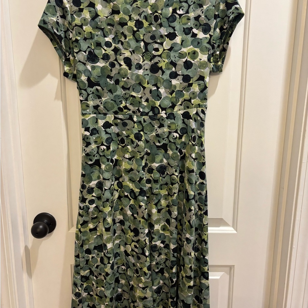 Chic Green Patterned Midi Dress
